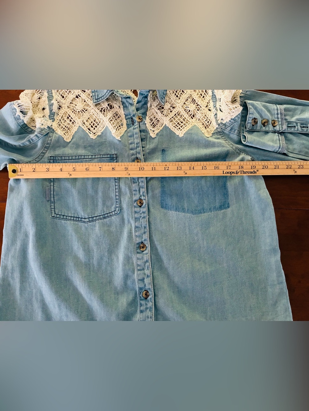 We The Free | Free People Blue Denim Crochet Lace Top Cotton Button Up XS Boho - Picture 11 of 13